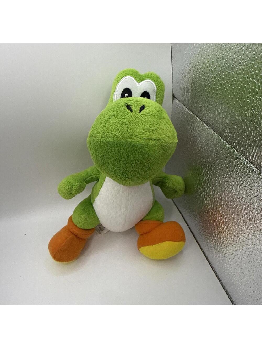 World of Nintendo 8" Plush Super Mario Bros Yoshi Preowned 2014 Jakks Pacific